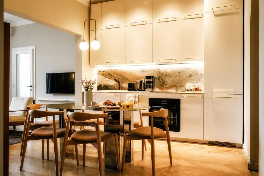 Luxurious Huge Flat With Large Terrace Lejlighed Bukarest Eksteriør billede
